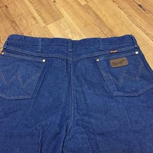 Wranglers Relaxed Blue Jeans 40 x 30